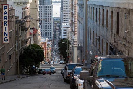 Een van de vele stijle wegen in San Francisco